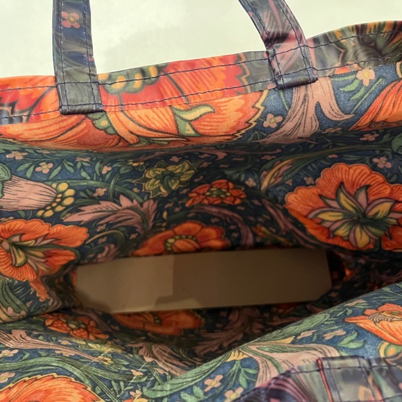 Liberty bold floral vintage style Tote Bag. Large Romantic print. - Picture 5 of 10